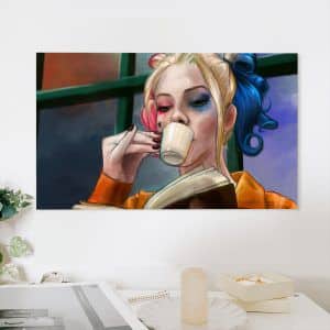 Картина "Харли Квинн попивает кофе"