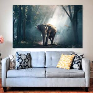 Картина «Слон в лучах солнца»