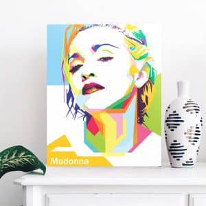 Картина “Полигональная Мадонна”